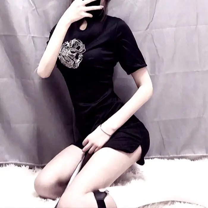 隔墙搜秘